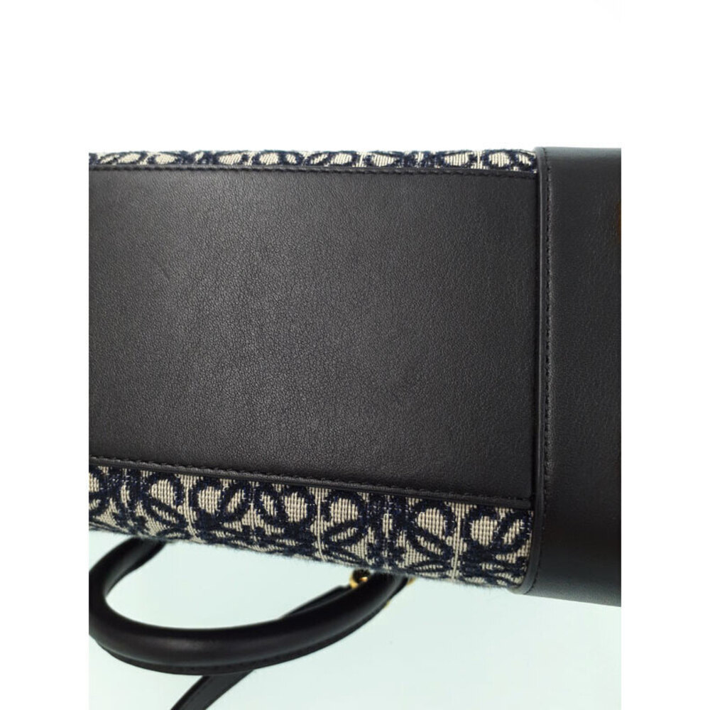 Loewe Calfskin Shoulder Amazona Bag Leather - Picture 5 of 9